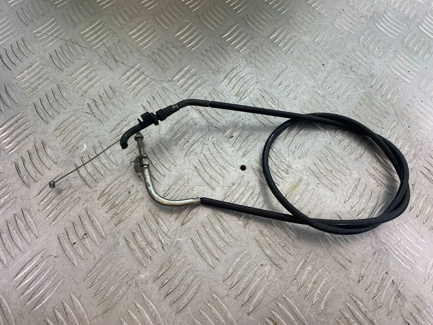 TRIUMPH 955i SPRINT ST THROTTLE CABLE  YEAR 1999-2004 (CMB1124)
