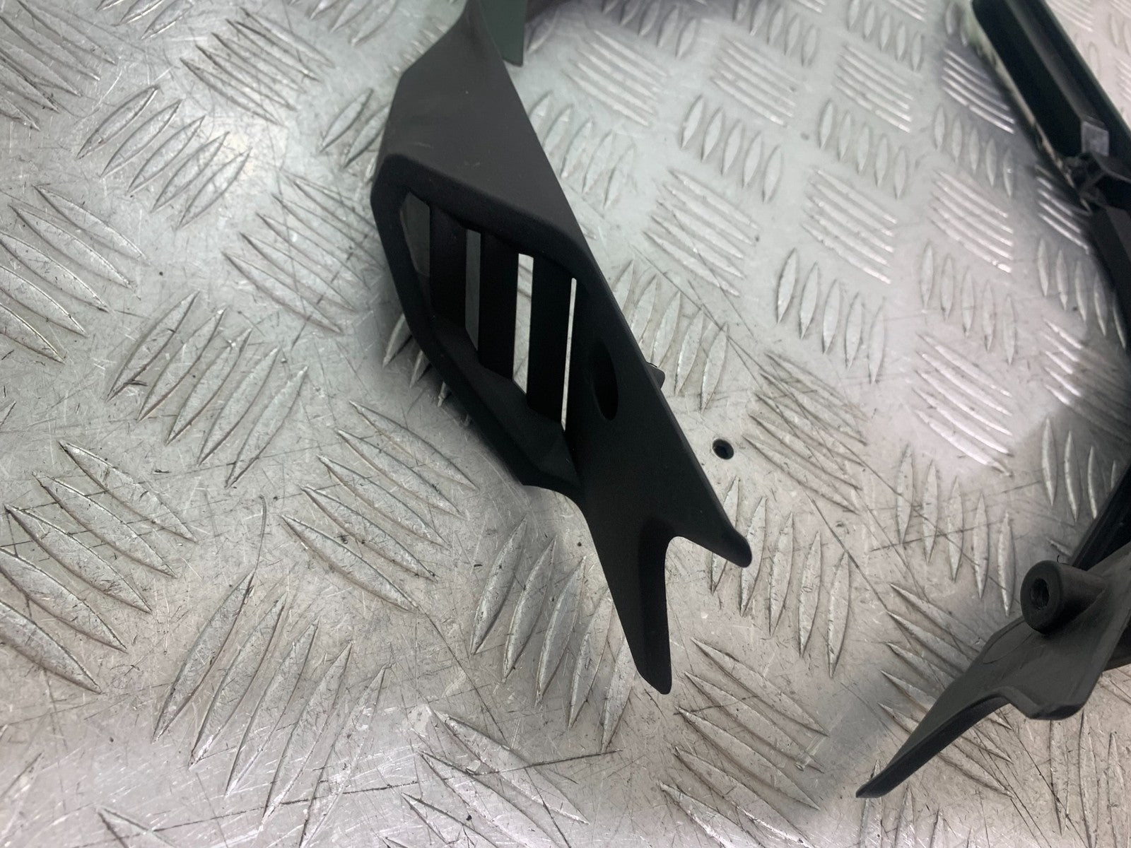 KAWASAKI ER6 N LEFT AND RIGHT INFILL COVERS   YEAR 2012-2017 (CMB1324)