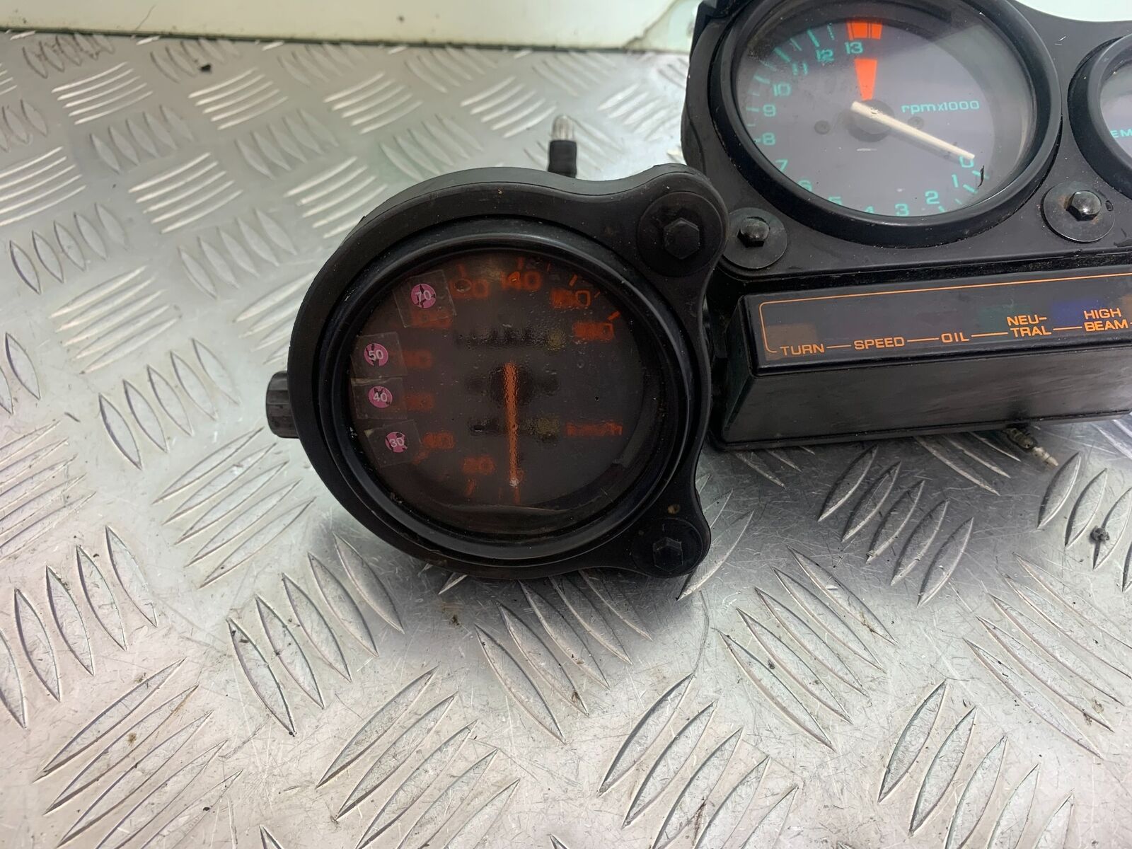 HONDA VFR400 VFR 400 NC21 CLOCKS SPEEDO DASH  YEAR 1986-87 (CMB1043)