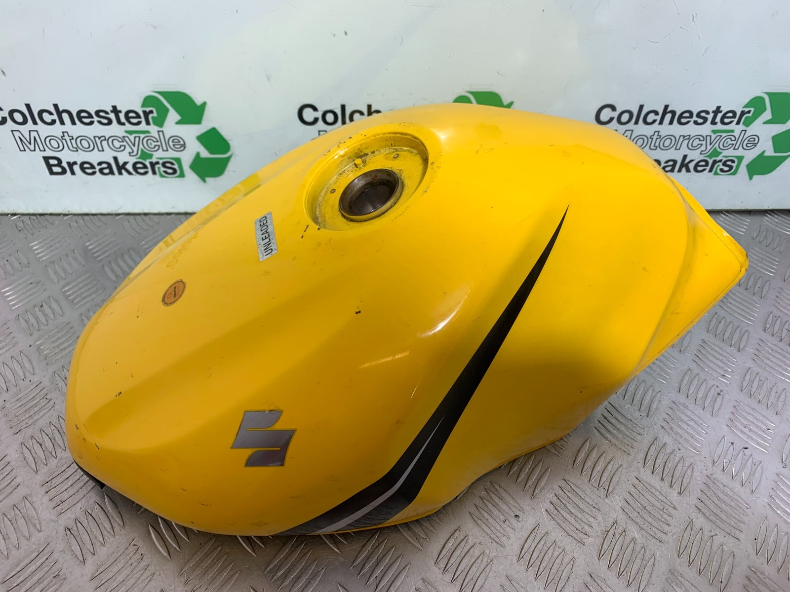 SUZUKI GS500 GS 500 PETROL TANK  YEAR 2004