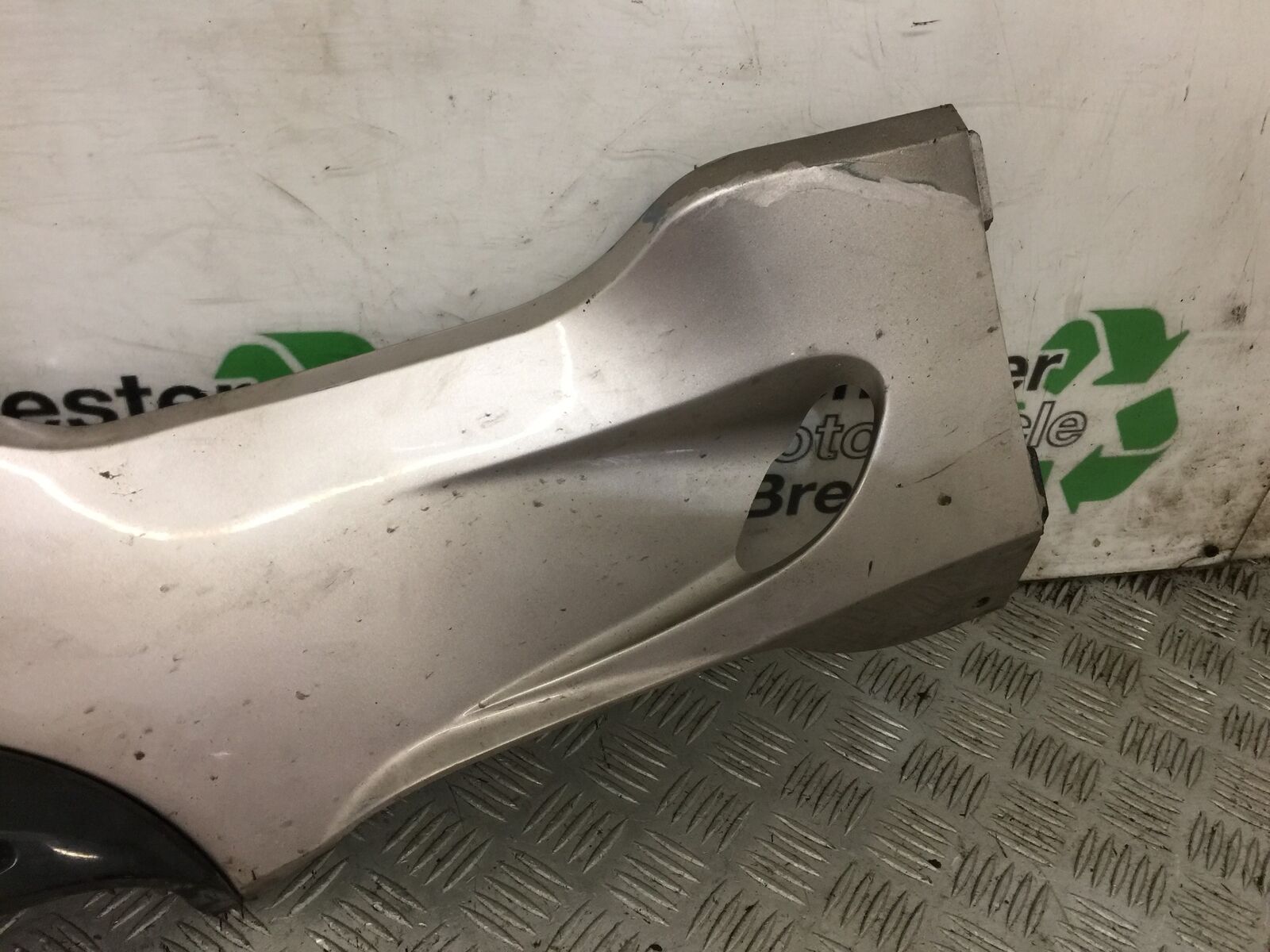SUZUKI AN 250 BURGMAN RIGHT LOWER PANEL YEAR 1999  (STOCK 881)
