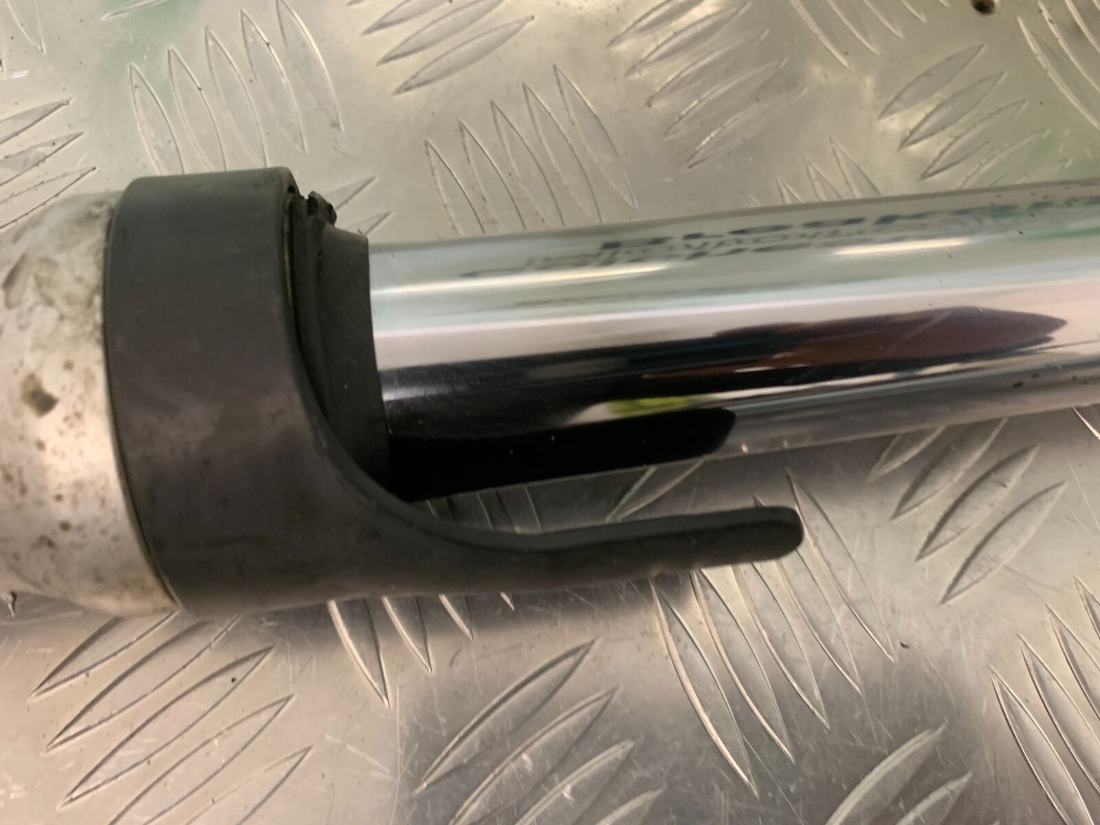 YAMAHA FZ6 FAZER FORKS   YEAR 2004-2007  (STOCK 955)