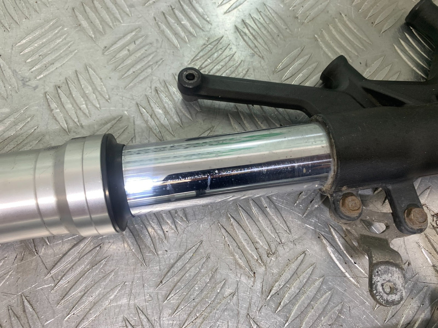 KAWASAKI GTR1400 GTR 1400 FORKS   YEAR 2007-2009 (CMB1174)