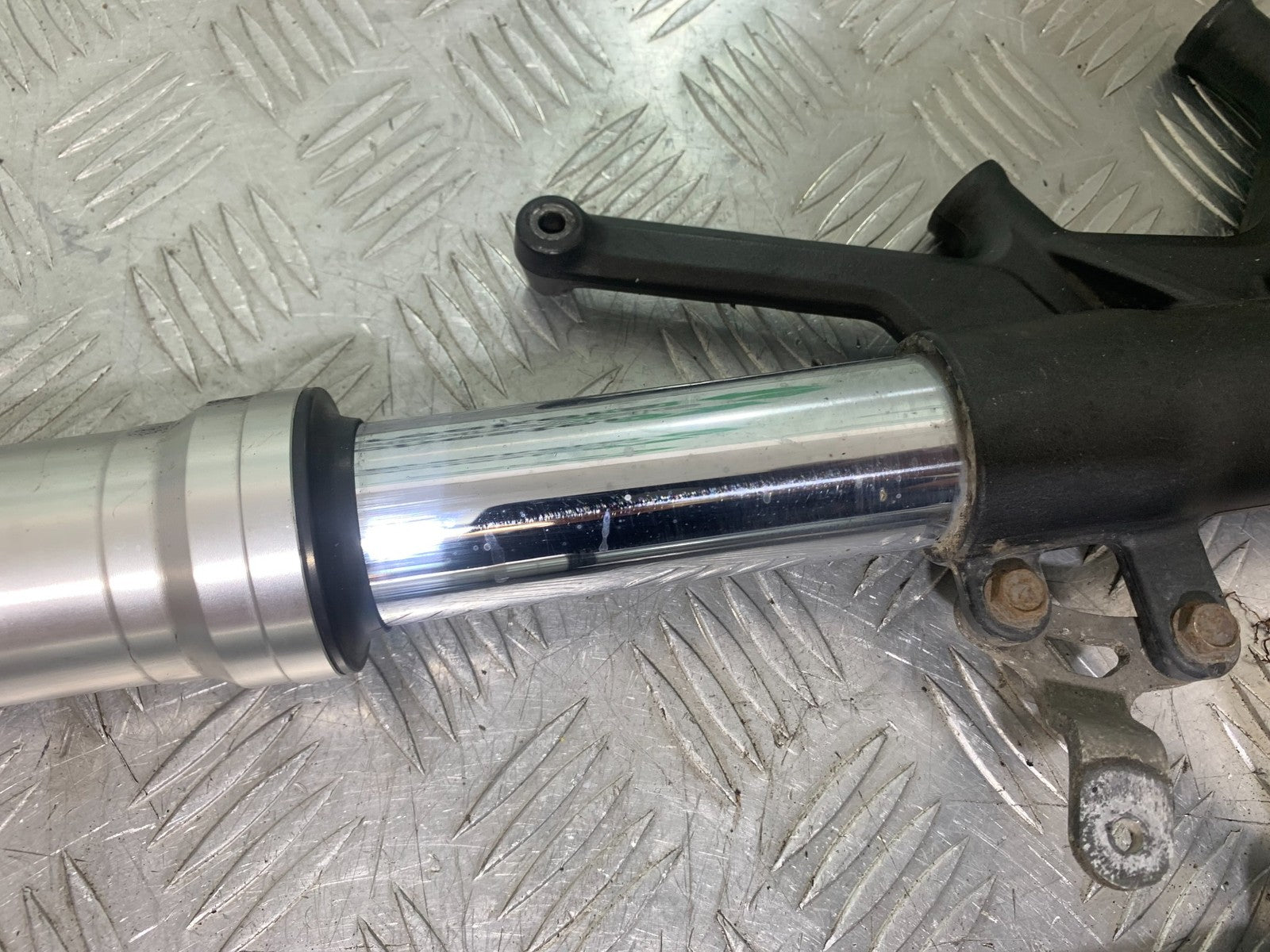 KAWASAKI GTR1400 GTR 1400 FORKS   YEAR 2007-2009 (CMB1174)