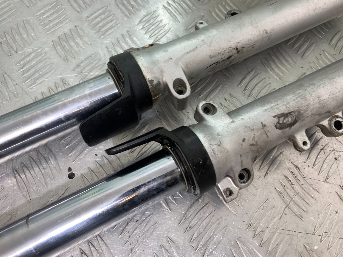 SUZUKI GSF1200 GSF 1200 BANDIT FORKS  YEAR 2001-2004 (CMB1188)