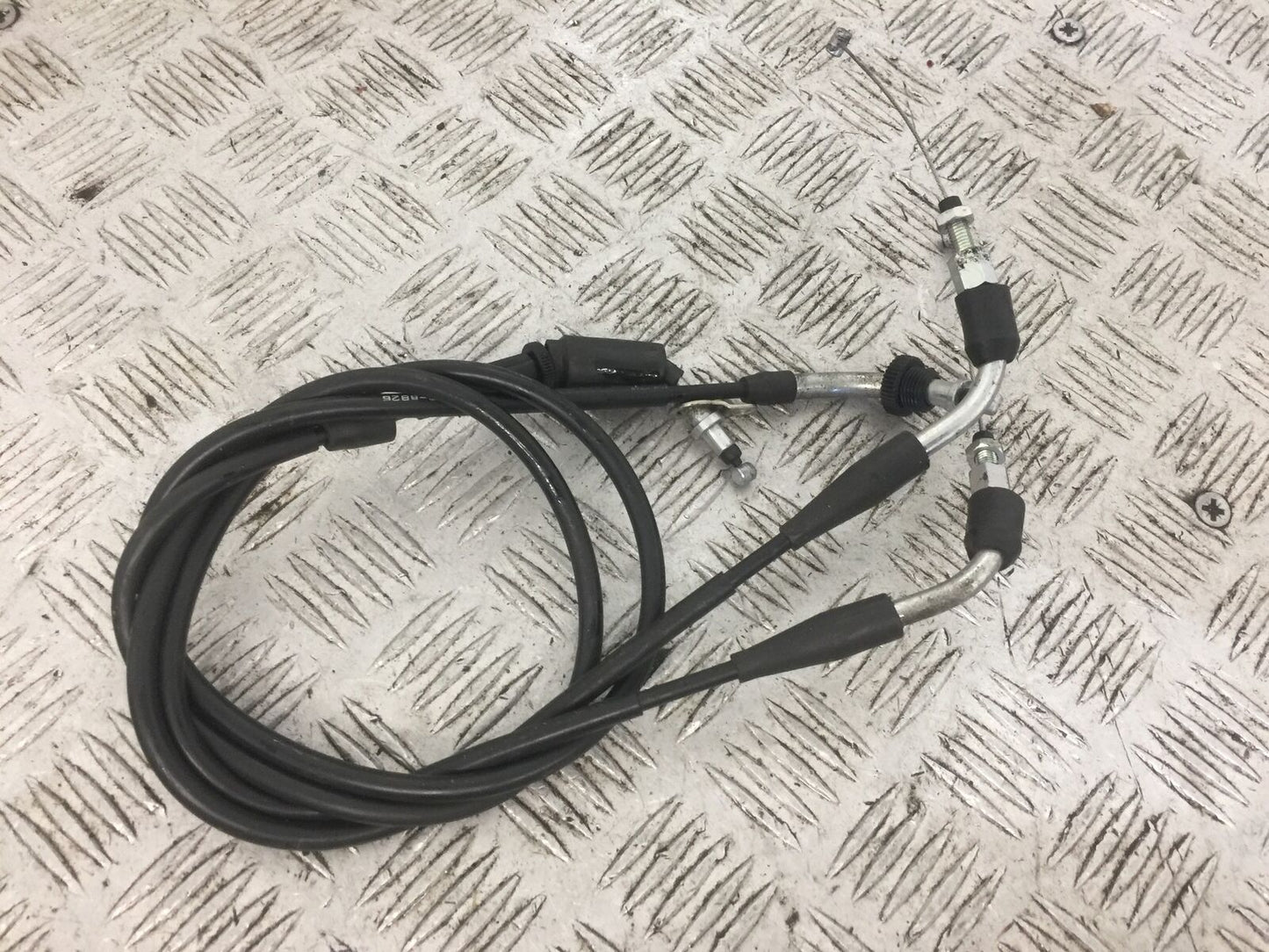 SUZUKI 650 BURGMAN THROTTLE CABLES  YEAR 2014-2018 (STOCK 769)