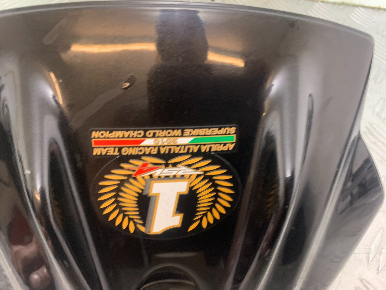 APRILIA TUONO 1000 V4R TANK COWL   YEAR 2011-13  (CMB1331)