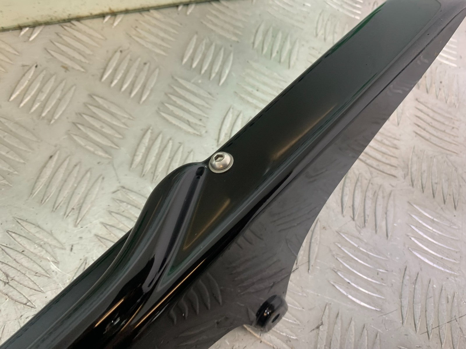 TRIUMPH 1050 SPEED TRIPLE CHAIN GUARD  YEAR 2005-2007 (CMB1322)