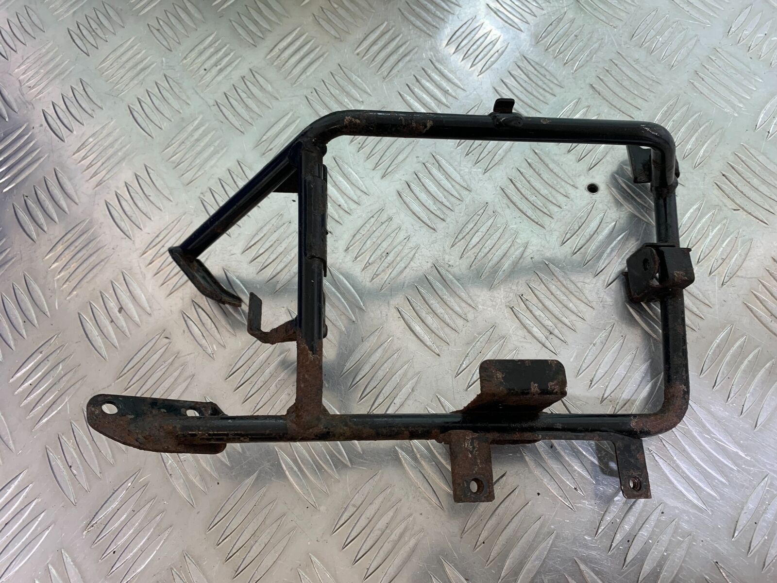 YAMAHA FJR1300 FJR 1300 SCREEN MOTOR BRACKET    YEAR 2001-05 (CMB1005)