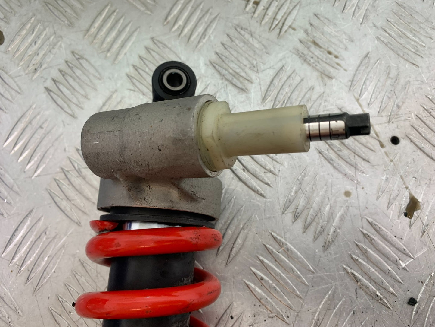 TRIUMPH 1050 SPRINT ST REAR SHOCK   2003-2011 (CMB1285)