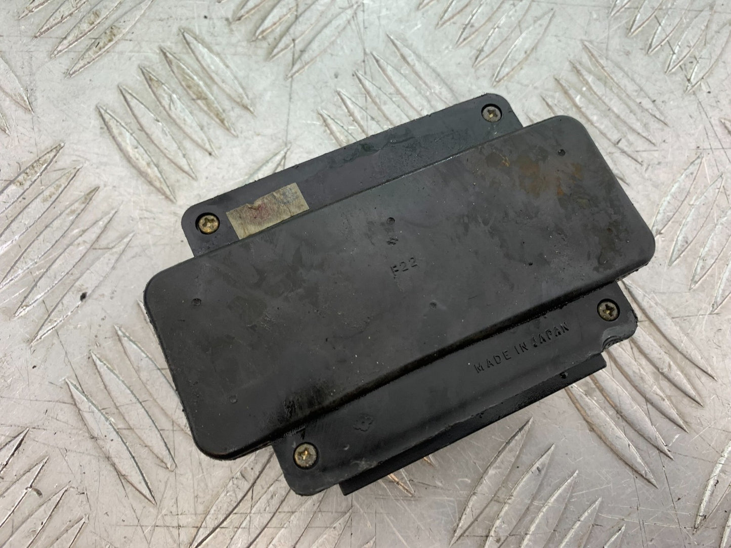 KAWASAKI ZZR1100 D FUSE BOX YEAR 1993-2001 (CMB1189)