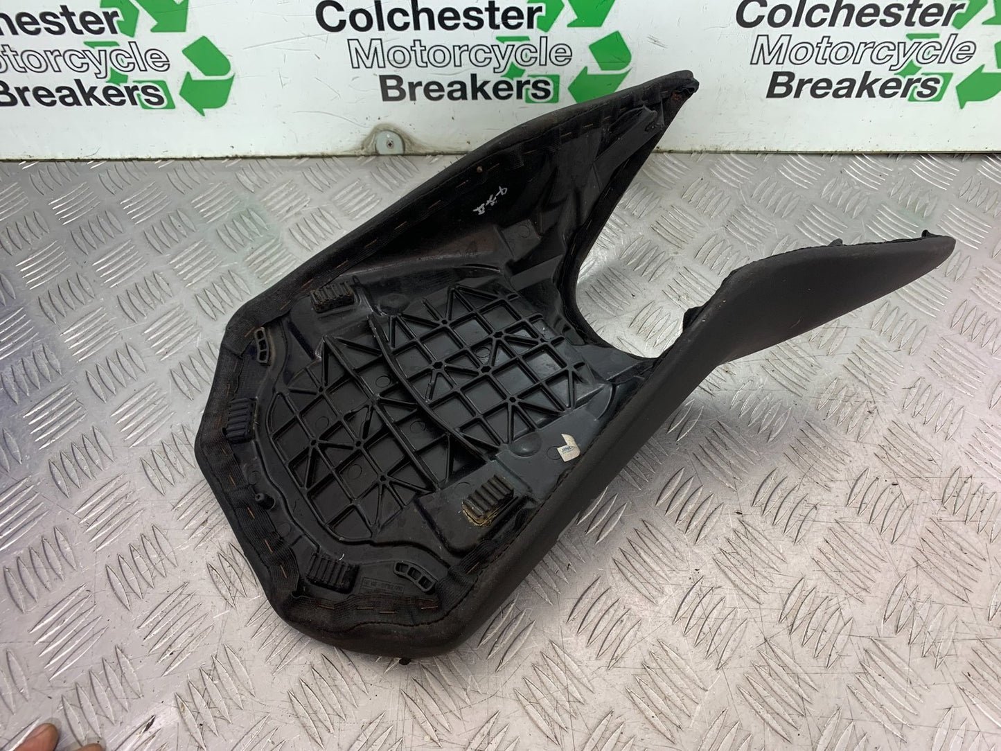 KTM DUKE 125 FRONT SEAT  YEAR 2017-2022 (CMB1274)