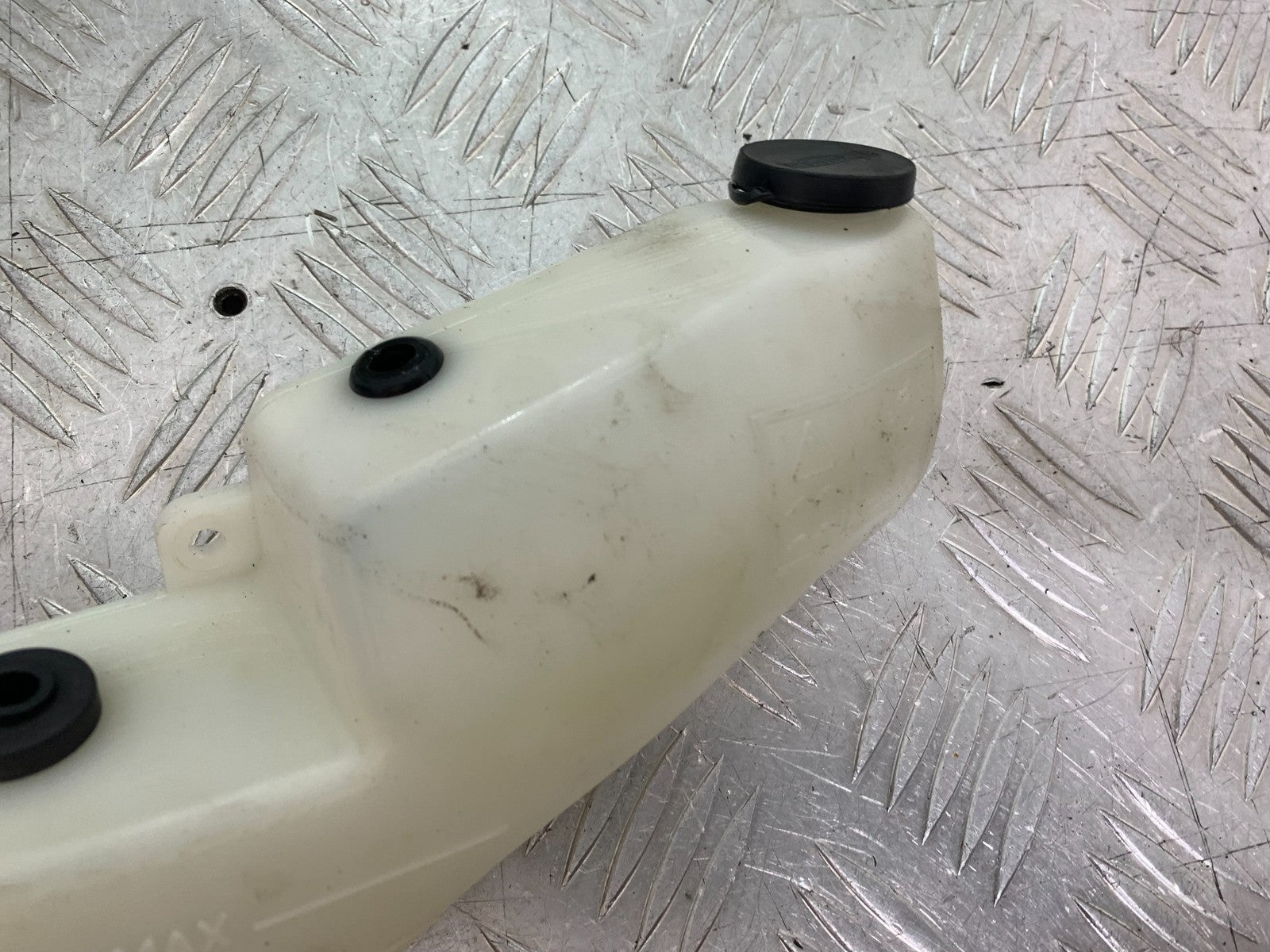 TRIUMPH 955i SPRINT ST COOLANT BOTTLE  YEAR 1999-04 (CMB1230)