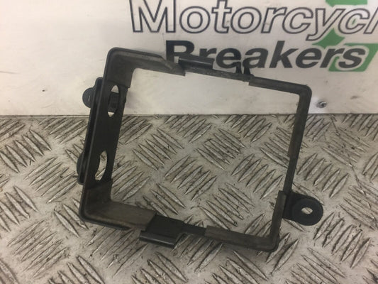 SUZUKI GZ125 GZ 125 MARAUDER BATTERY TRAY  YEAR 2002