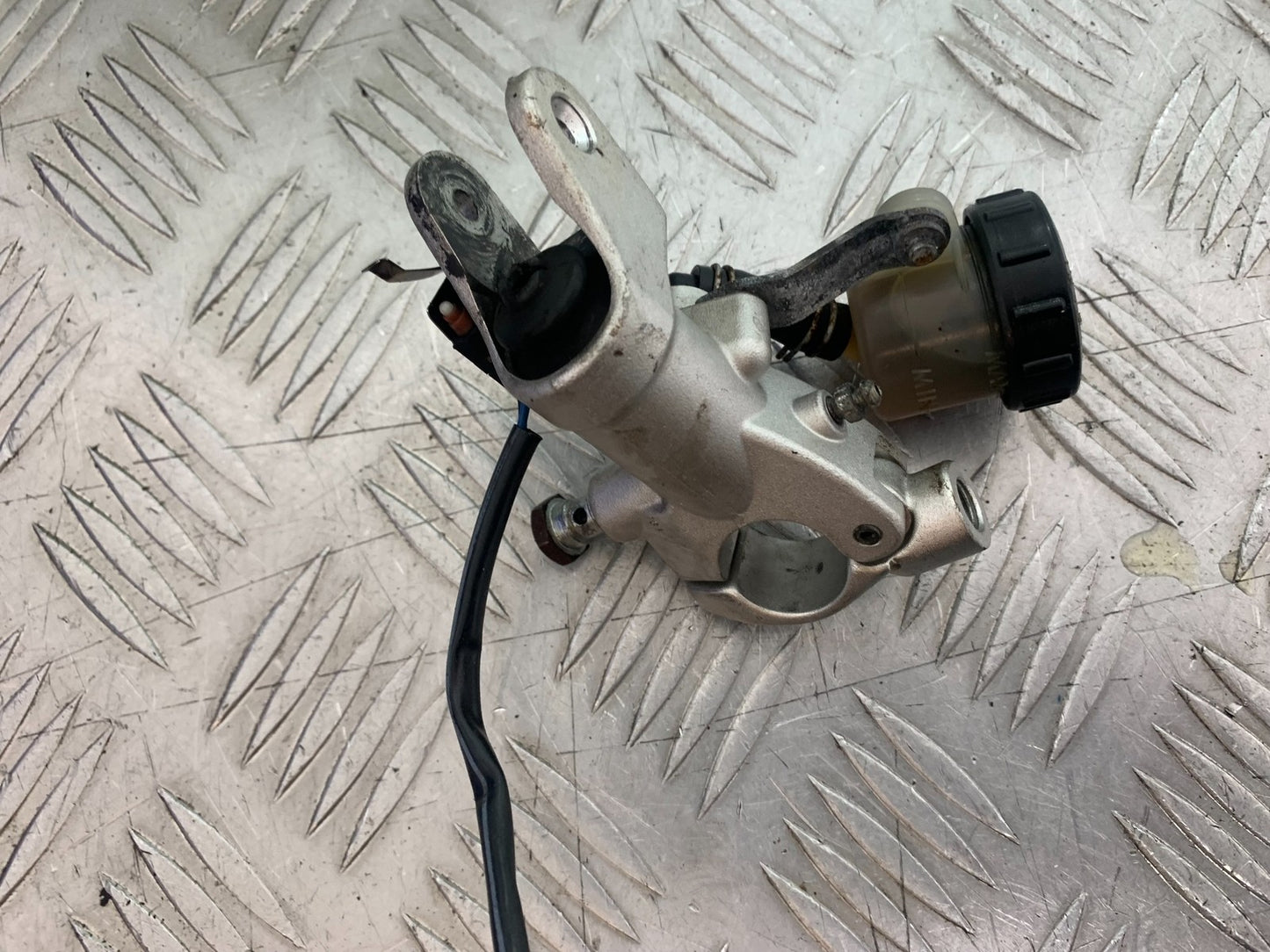 KTM 990 SUPER DUKE FRONT BRAKE MASTER CYLINDER YEAR 2007-2011  (CMB1207)
