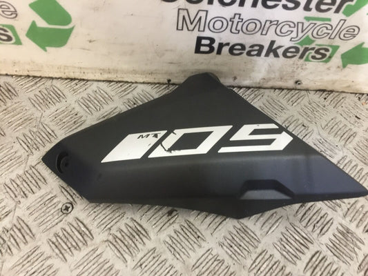 YAMAHA MT09 MT-09 RIGHT TANK PANEL  YEAR 2019 (STOCK 730)
