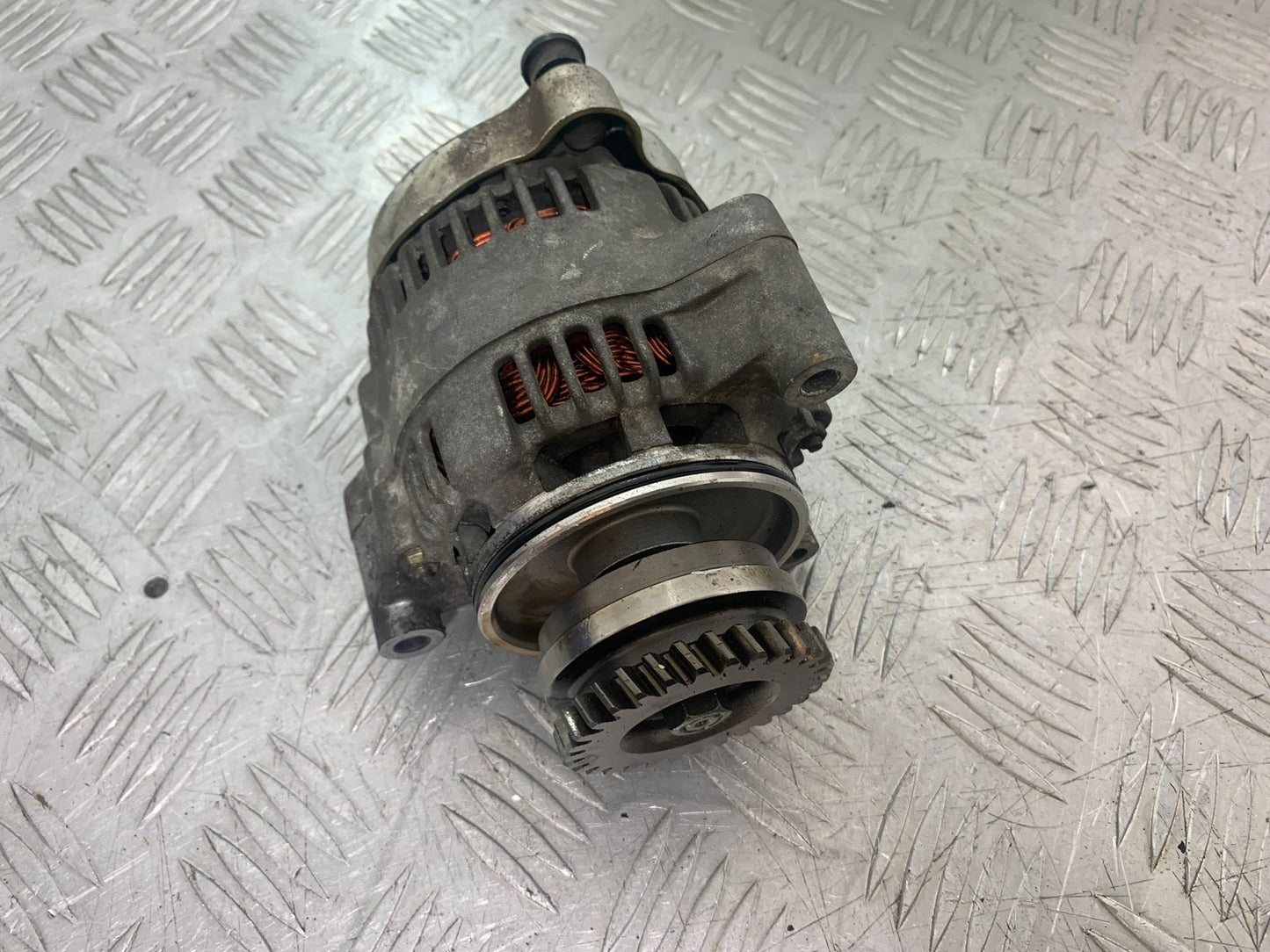 SUZUKI GSX750 INAZUMA ALTERNATOR   YEAR 1998-2003 (CMB1308)