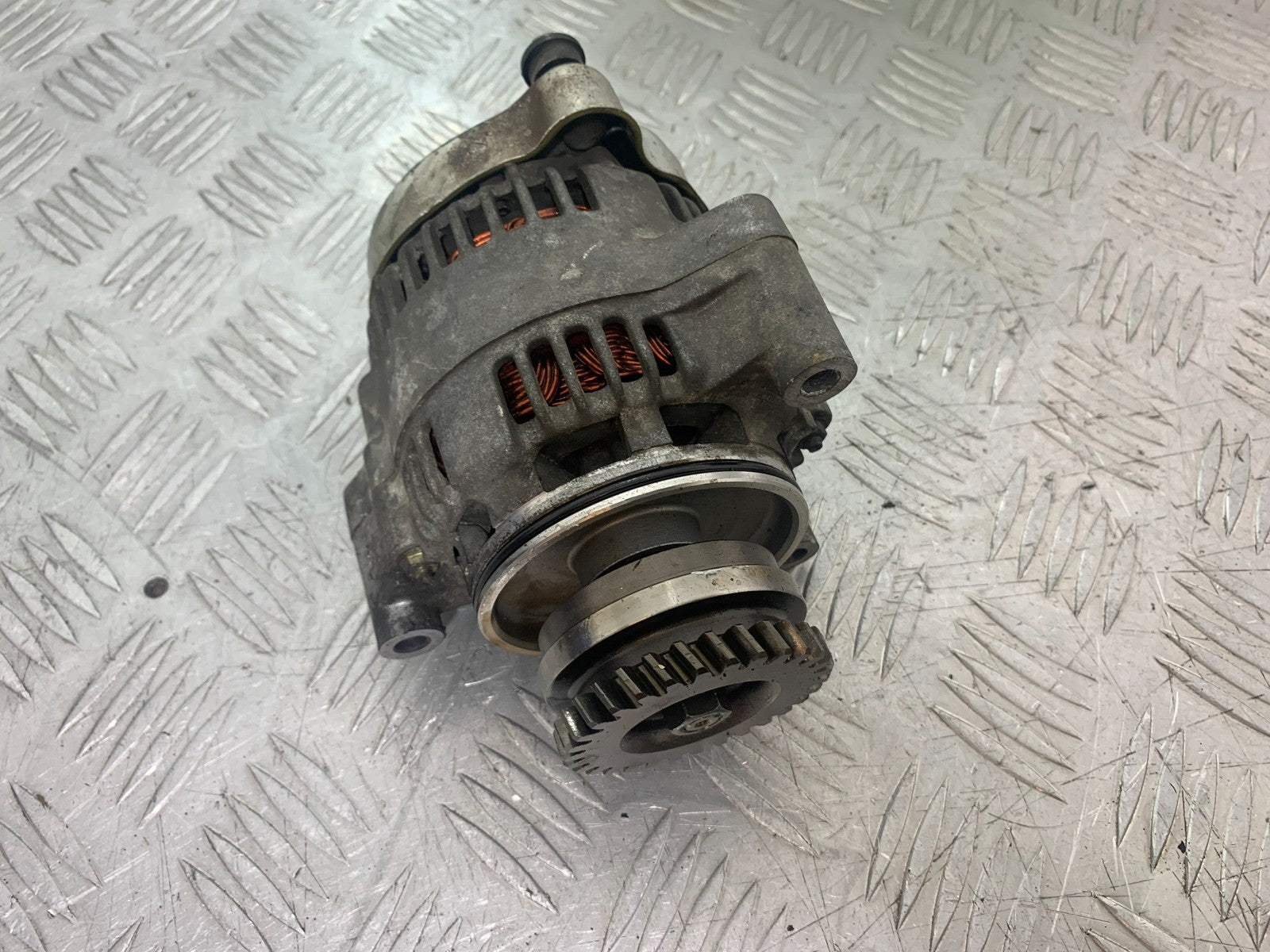 SUZUKI GSX750 INAZUMA ALTERNATOR   YEAR 1998-2003 (CMB1308)