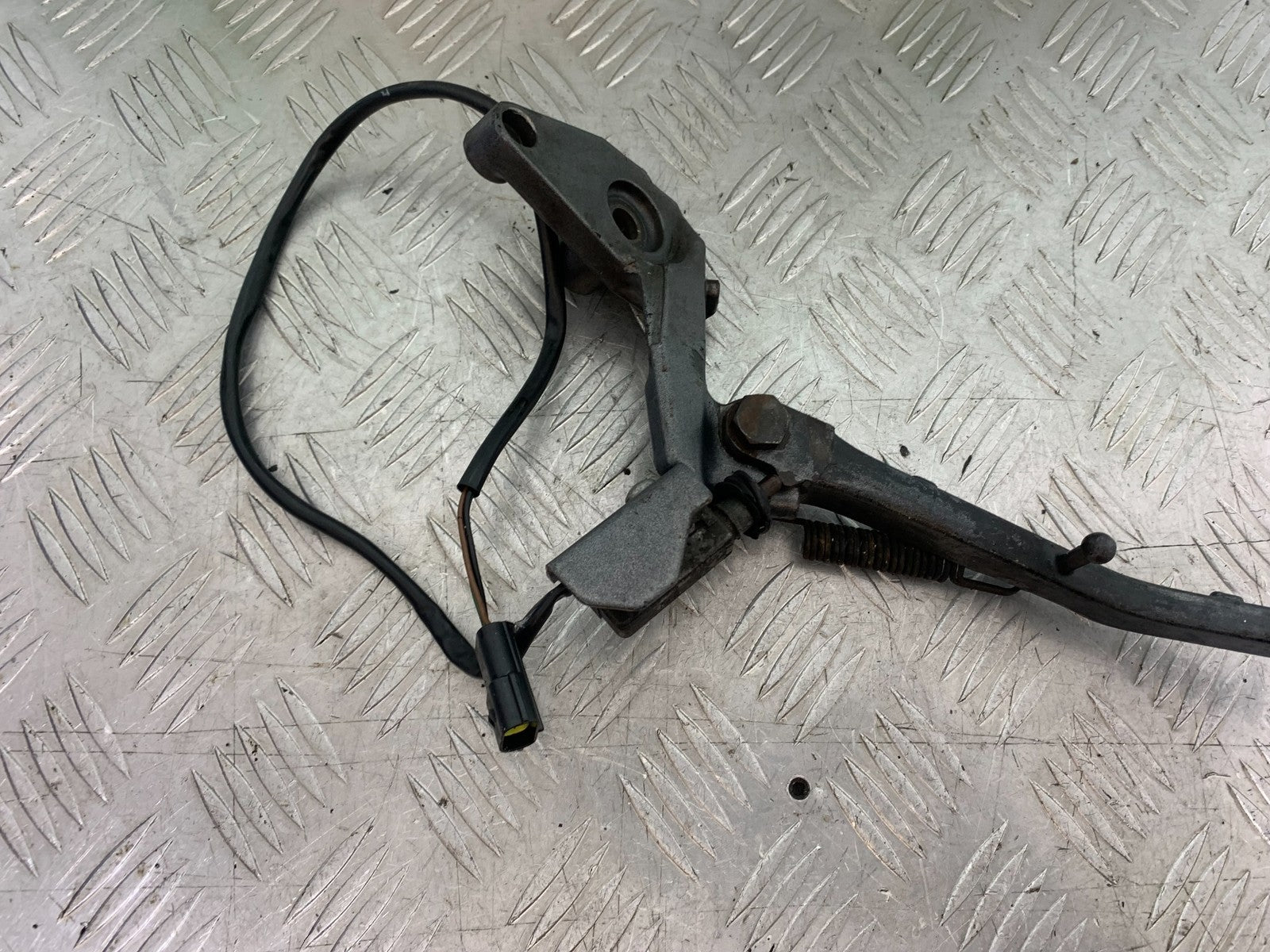 TRIUMPH TROPHY 900 SIDE STAND  YEAR 1991-95 (CMB1251)
