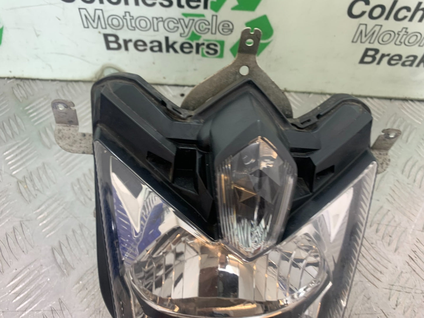 YAMAHA XJ6 XJ6-S HEADLIGHT  YEAR 2009-2015  (CMB1212)
