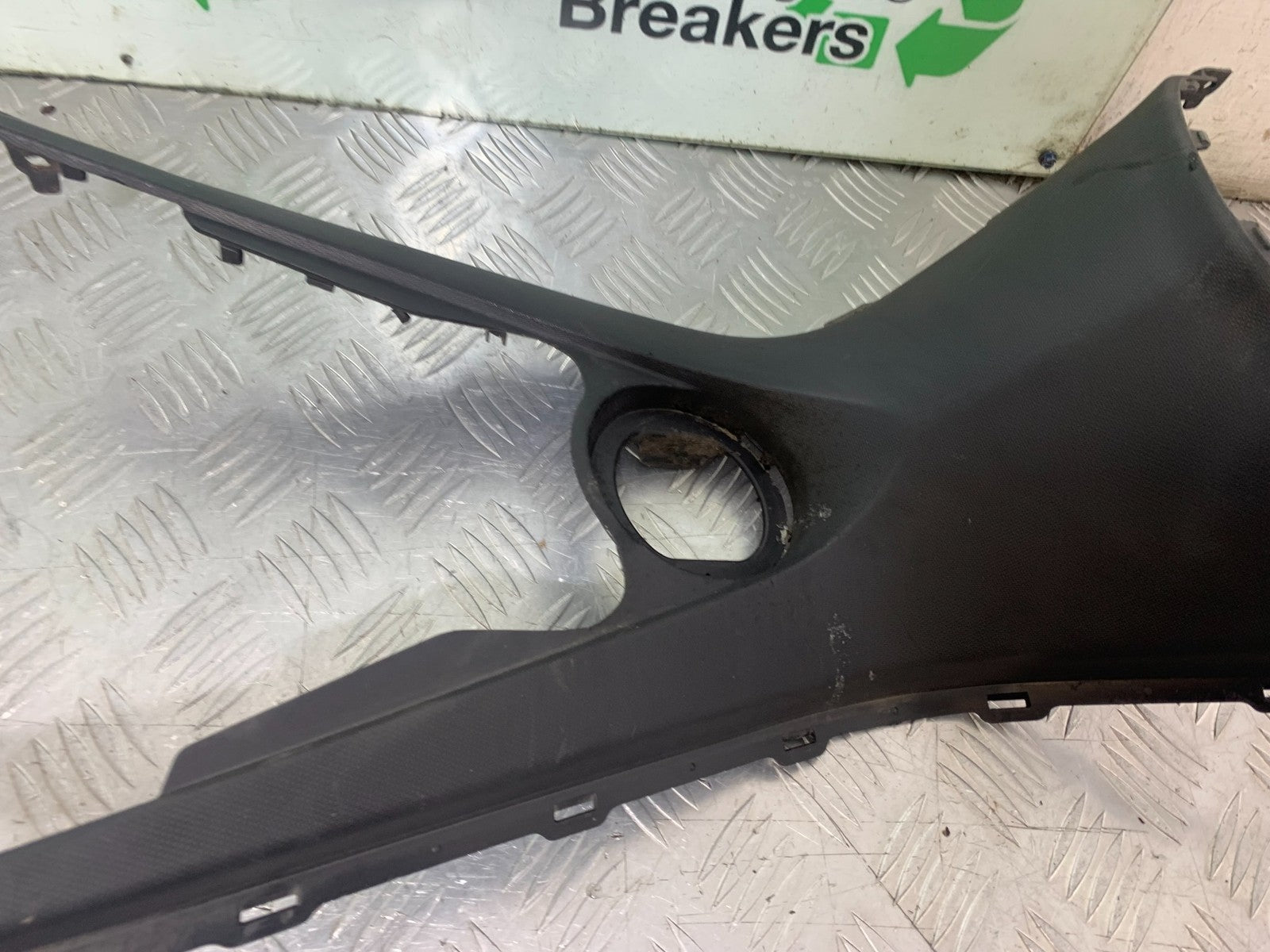 YAMAHA XMAX 125 XMAX-125 INFILL PANEL YEAR 2015-2020  (CMB1266)