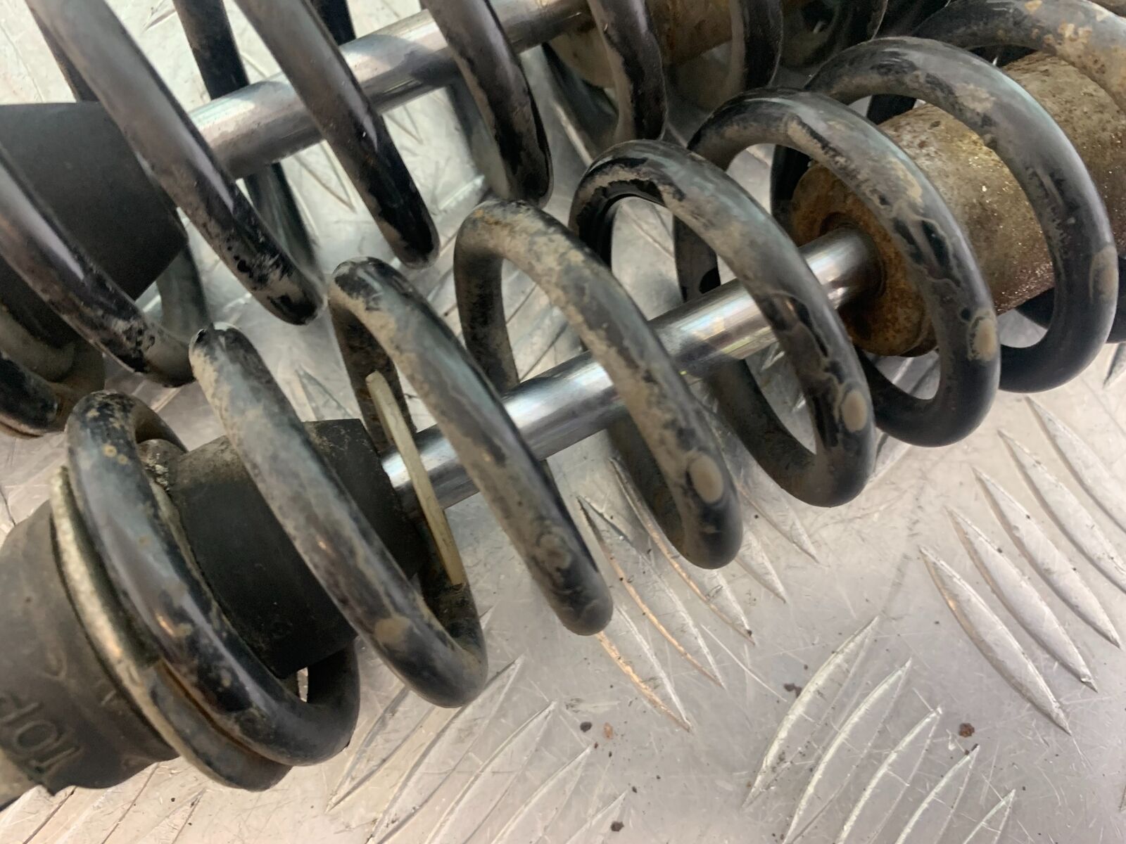 HONDA CX500 CX 500 REAR SHOCKS  YEAR 1980 (CMB1131)