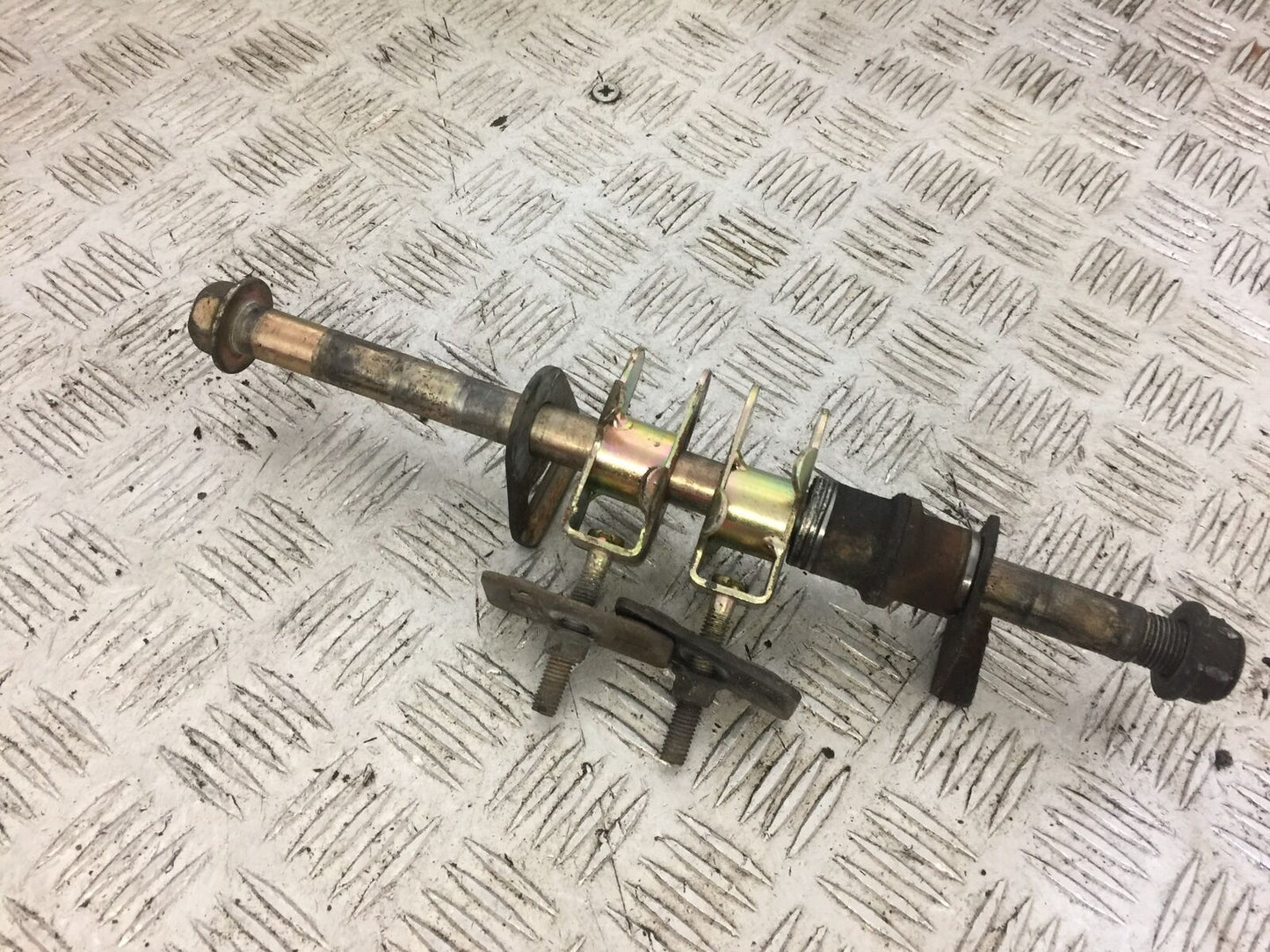 HYOSUNG GT250 COMET REAR WHEEL SPINDLE  YEAR 2007 (STOCK 682)