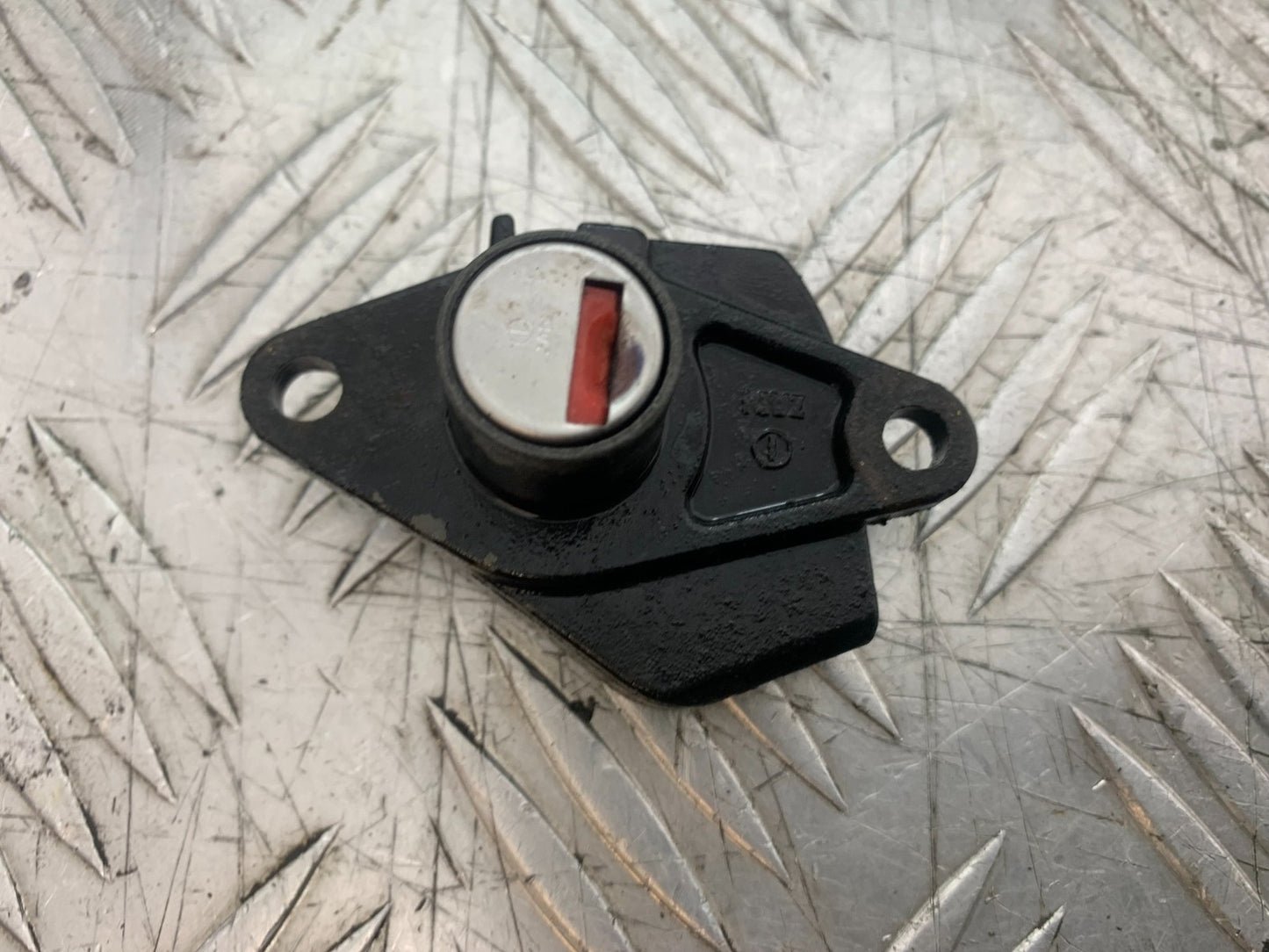 APRILIA 650 PAGASO STRADA LOCKS KEYS TOP YOKE   YEAR 2005-2010 (CMB1260)