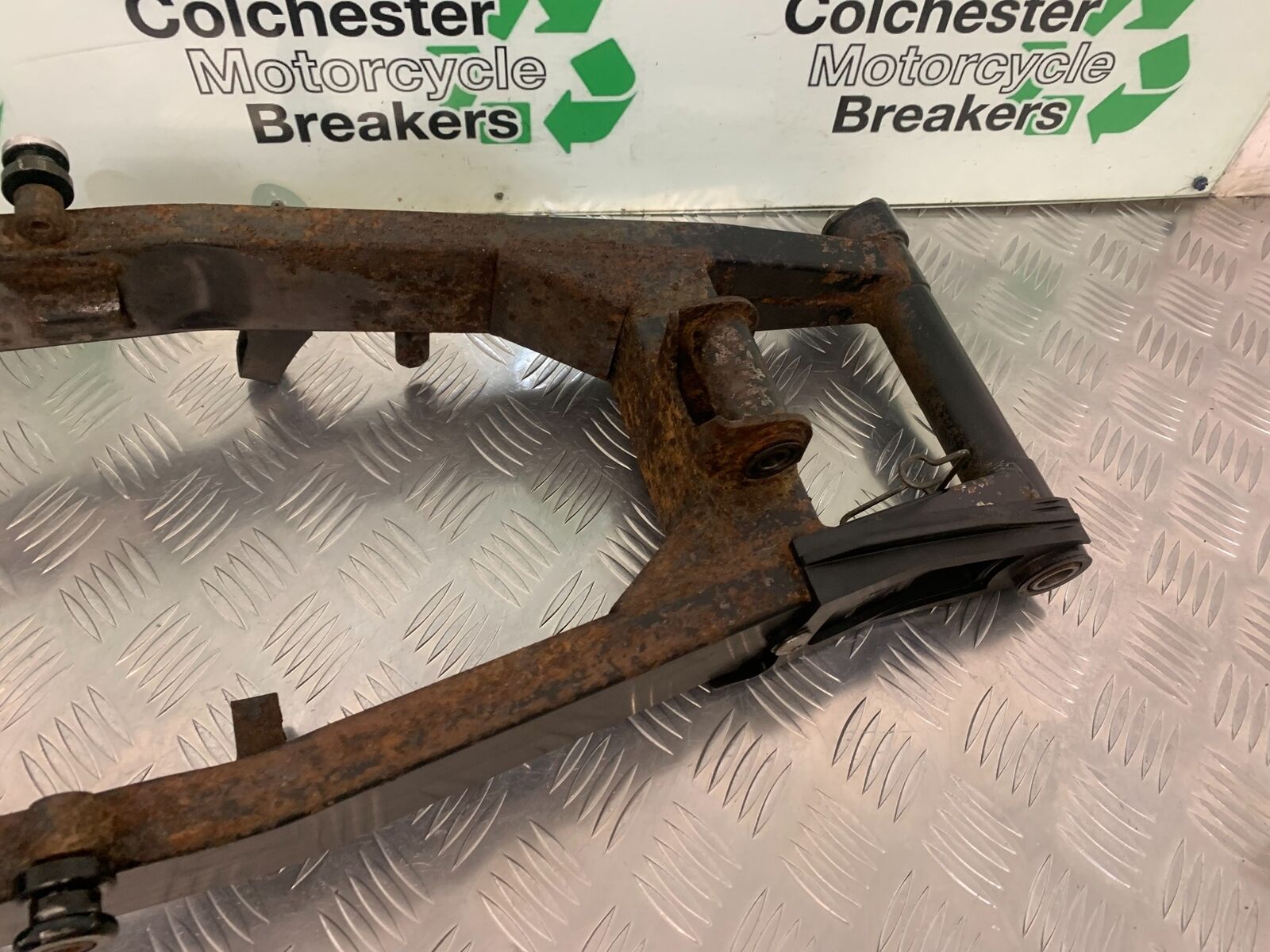 KAWASAKI Z750 Z 750 SWINGARM  YEAR 2004-2006  (STOCK 963)