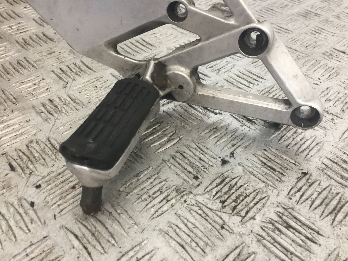 HONDA CBR600 CBR 600 FRONT RIGHT HANGER  YEAR 1996 (STOCK 798)