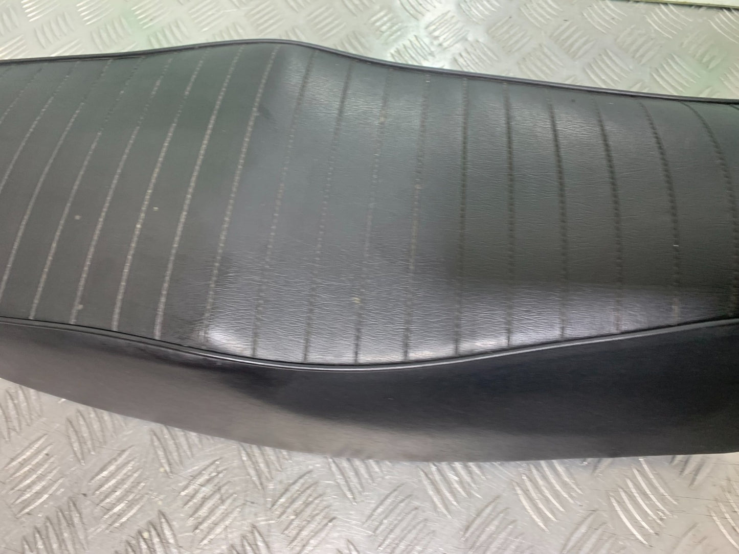 HONDA NTV 600 REVERE SEAT YEAR 1988-1996  (CMB1281)