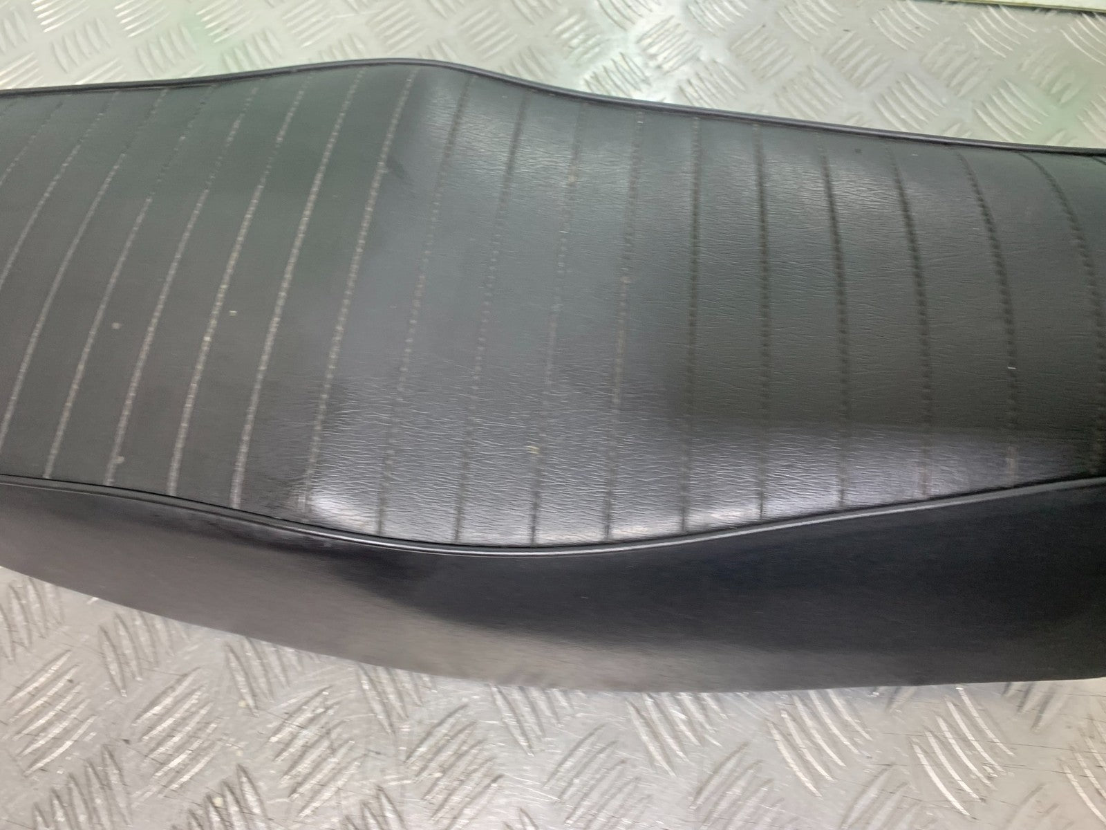 HONDA NTV 600 REVERE SEAT YEAR 1988-1996  (CMB1281)
