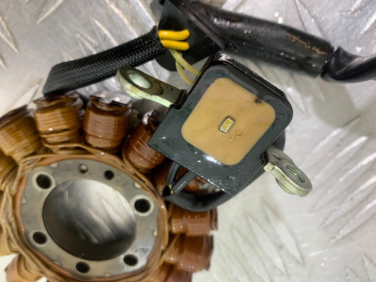 HONDA CBR1000 rr FIREBLADE GENERATOR 2008-2011 (CMB1253)