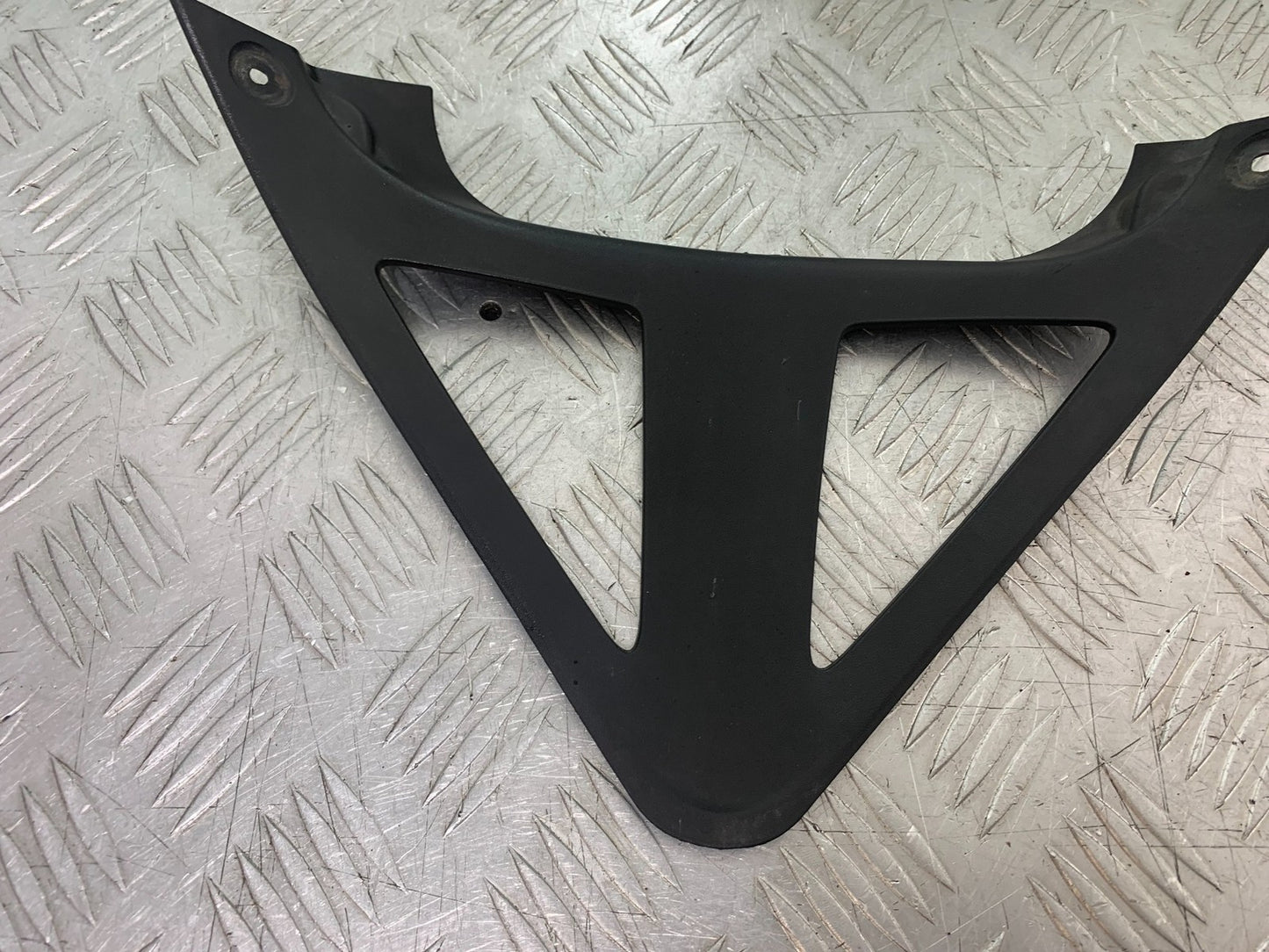 TRIUMPH 1050 SPRINT GT FAIRING V-PIECE YEAR 2010-2016 (CMB1250)
