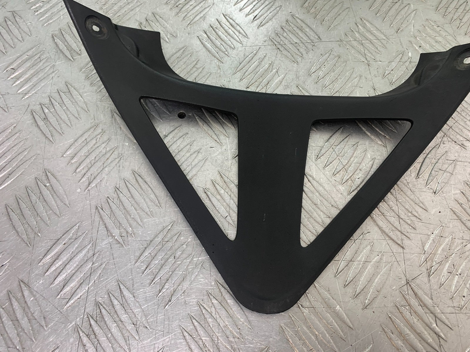 TRIUMPH 1050 SPRINT GT FAIRING V-PIECE YEAR 2010-2016 (CMB1250)