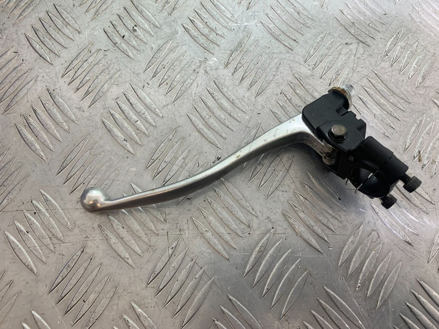 TRIUMPH 955i SPRINT ST CLUTCH LEVER  YEAR 1999-2004 (CMB1124)