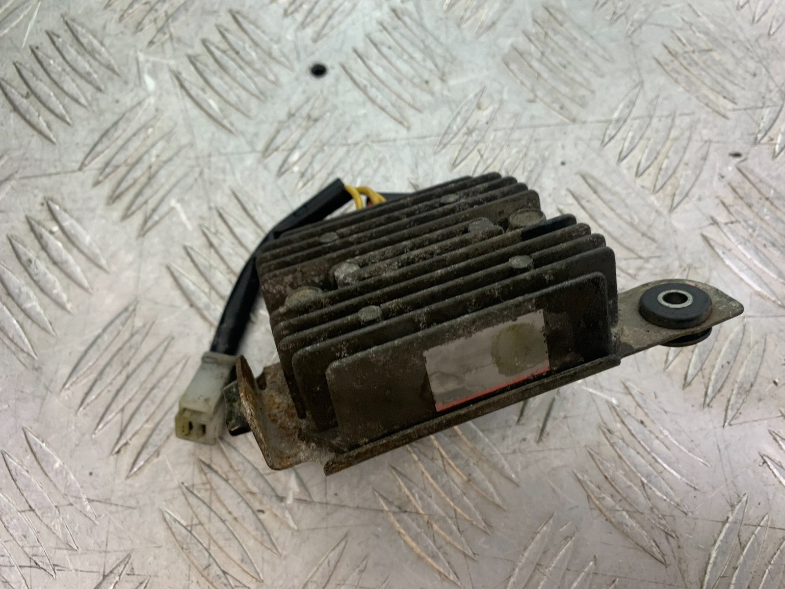 HONDA VF500 VF 500 REGULATOR  YEAR 1985-1987