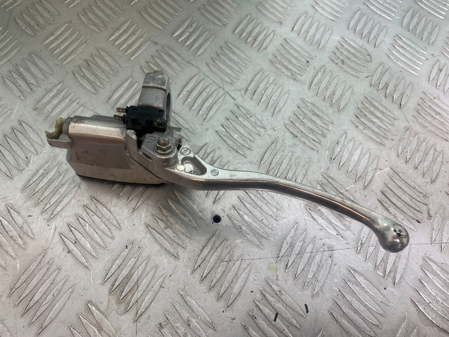 HONDA VTX1300 S-6 FRONT BRAKE MASTER CYLINDER  YEAR 2004-09 (CMB1159)