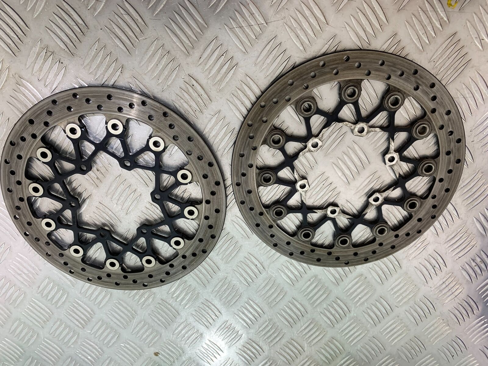 SUZUKI GSXR1000 GSXR 1000 FRONT BRAKE DISCS    2009-2016 (CMB1049)