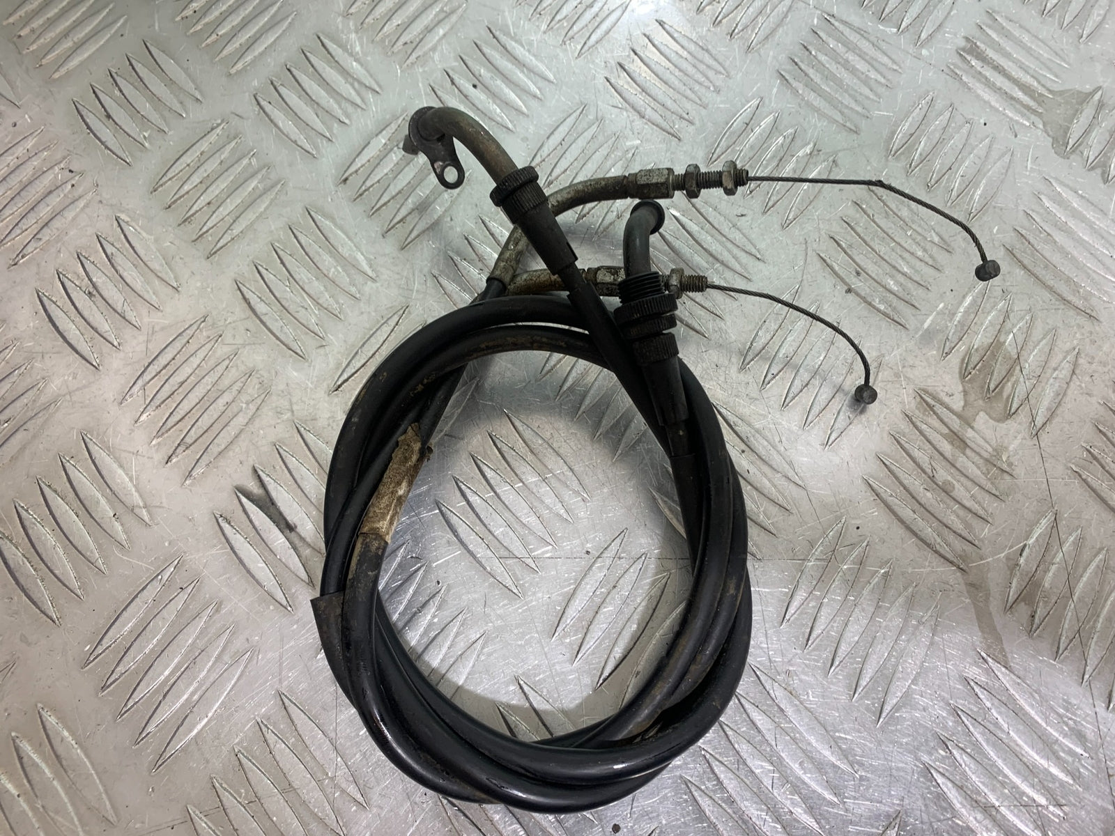 SUZUKI GSF1200  GSF 1200 BANDIT THROTTLE CABLES  YEAR 1997-2000 (CMB1149)