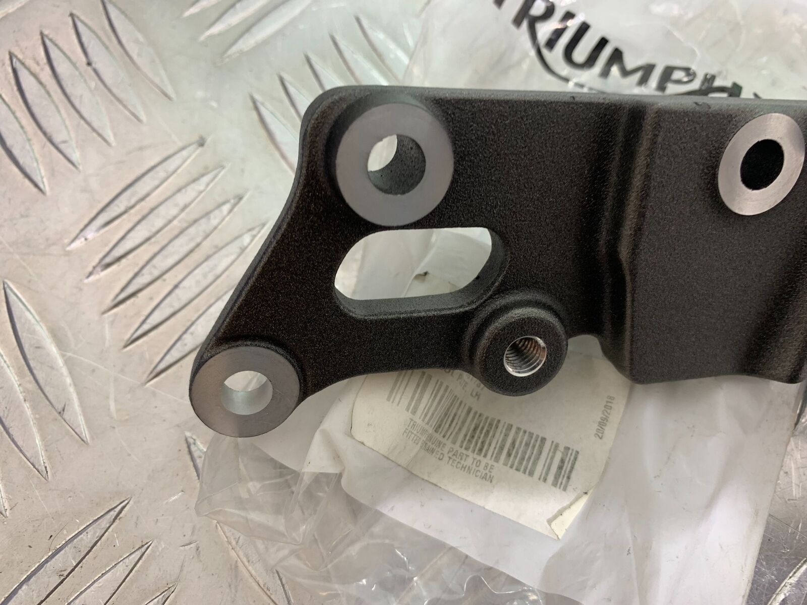 TRIUMPH 1050 SPEED TRIPLE RS FRONT RIGHT HANGER    YEAR 2018-2020 (CMB1029)