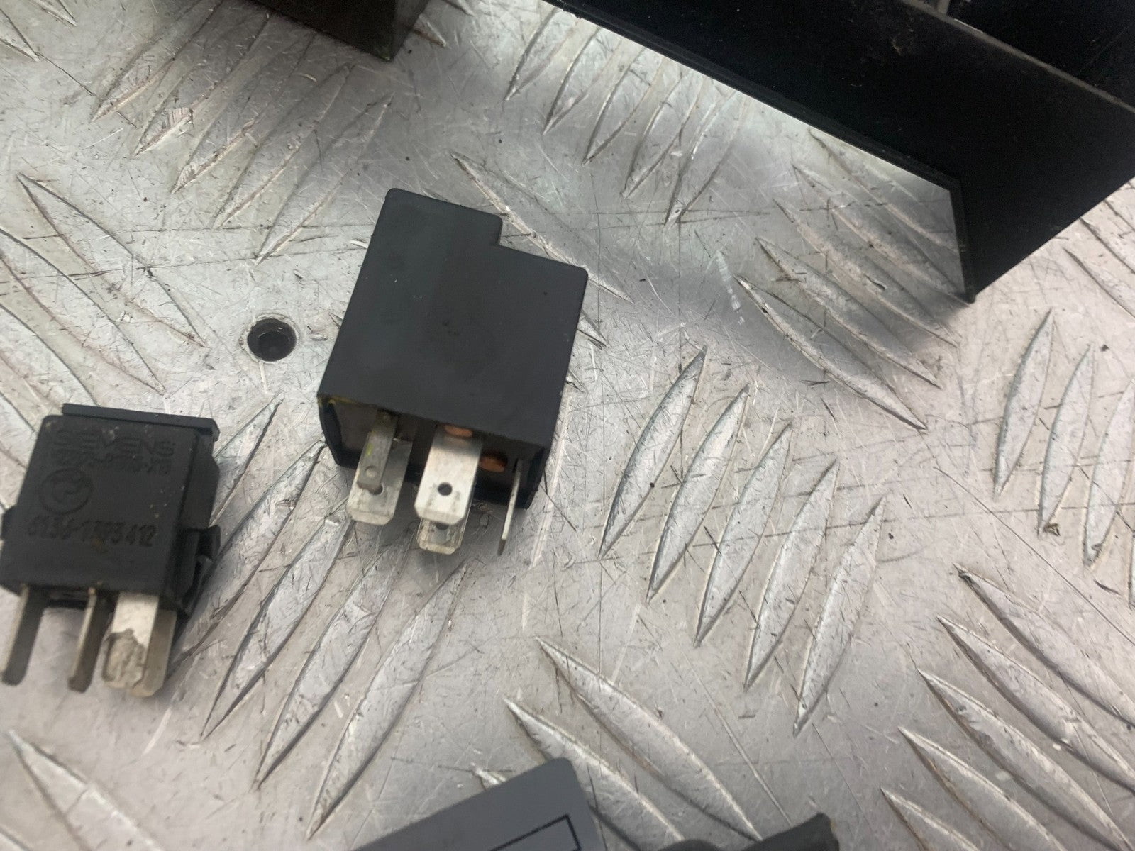 BMW K1200 K 1200 LT RELAYS  YEAR 1999-07 (CMB1271)