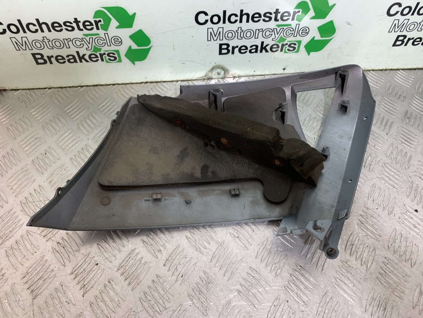 KAWASAKI GTR1400 GTR 1400 RIGHT FAIRING PANEL   YEAR 2007-2009 (CMB1306)