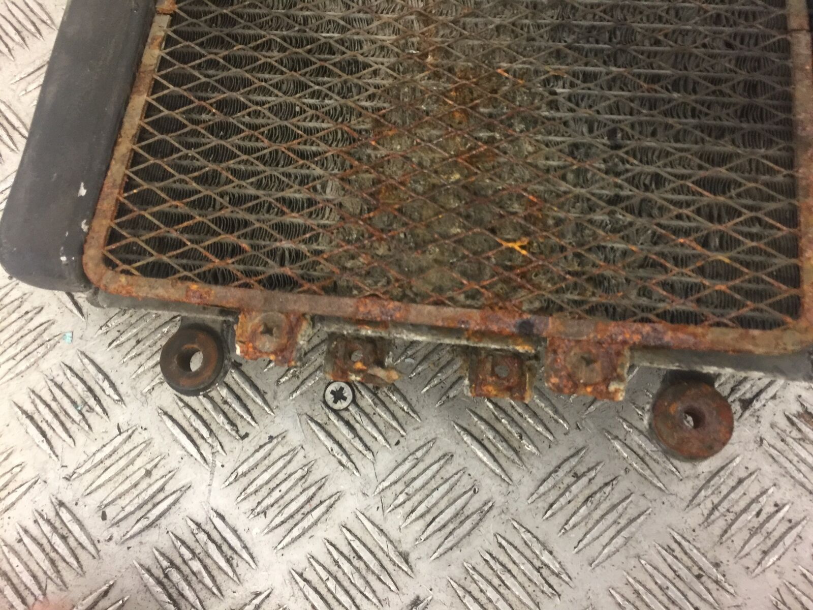 KAWASAKI ER5 RADIATOR 1998-2005 (STOCK 538)