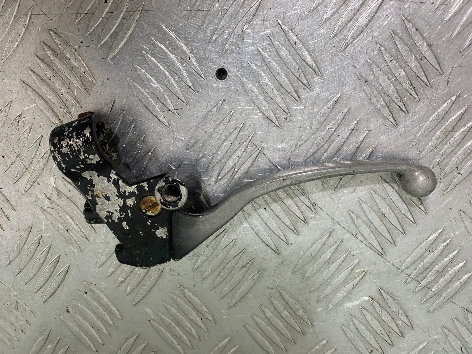 HONDA GL500 GL 500 SILVERWING CLUTCH LEVER AND BRACKET  YEAR 1981-82 (CMB1168)