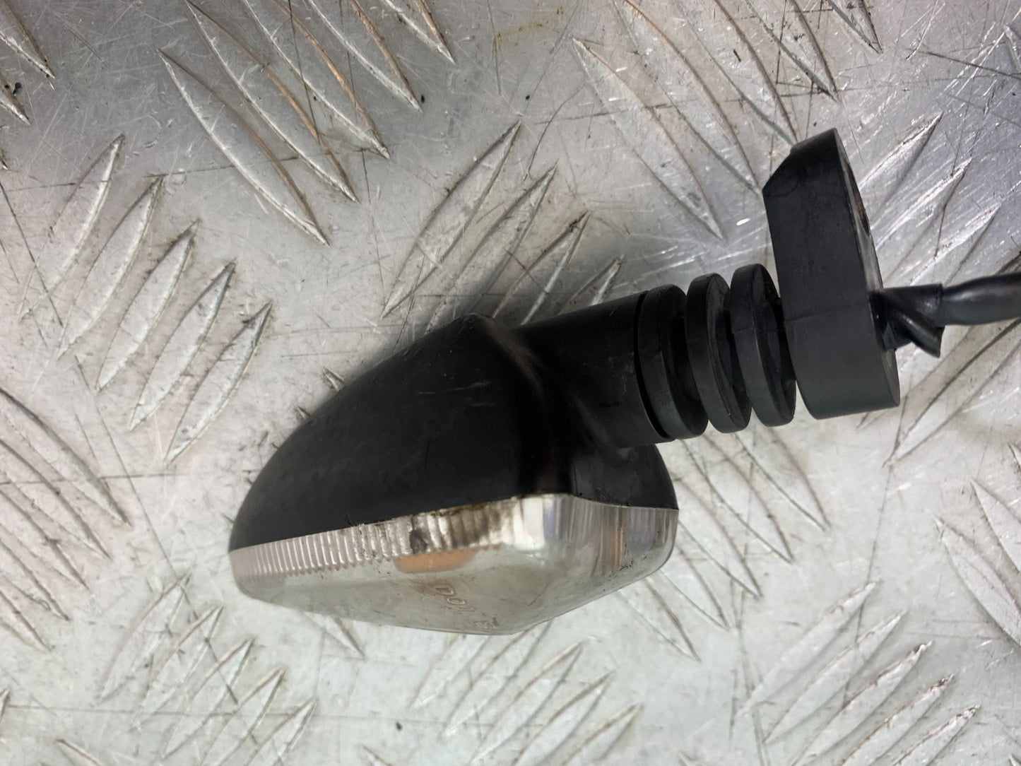 TRIUMPH SPEED TRIPLE R 1050 FRONT INDICATORS  2009 (CMB1183)