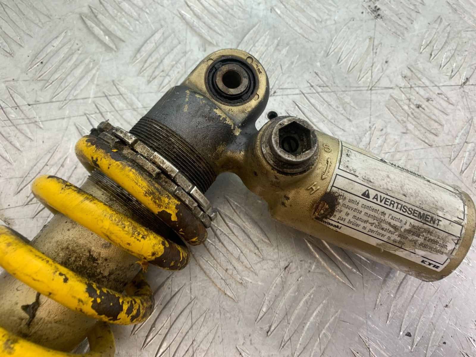 KAWASAKI ZX9R ZX9 C REAR SHOCK  YEAR 1998-99 (CMB1213)