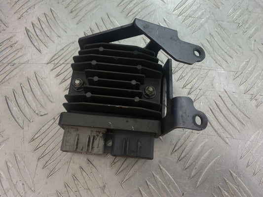 TRIUMPH 675 STREET TRIPLE REGULATOR   2013-2016 (CMB1186)