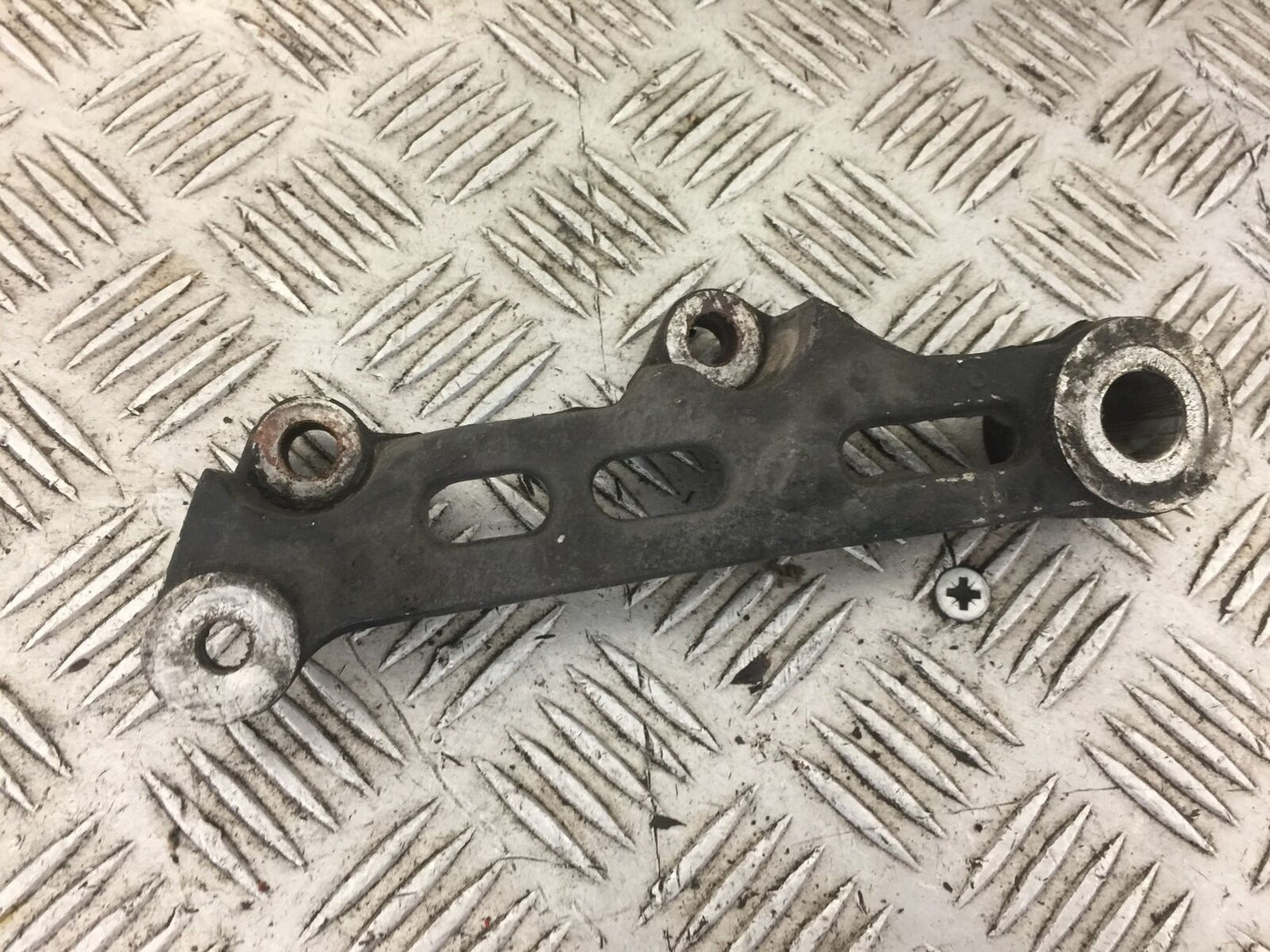 YAMAHA XJ900 XJ 900 DIVERSION REAR CALIPER BRACKET  YEAR 1994-2002 (STOCK 578)