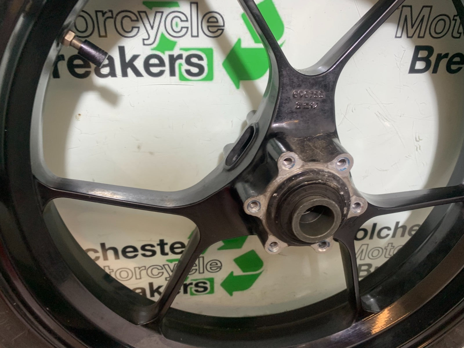 APRILIA TUONO 1000 V4R FRONT WHEEL   YEAR 2011-13  (CMB1331)